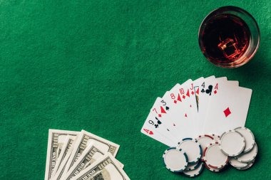 Featured Games homepage carousel on goaloo18 showing Liga 1, live-dealer tables, and slot games